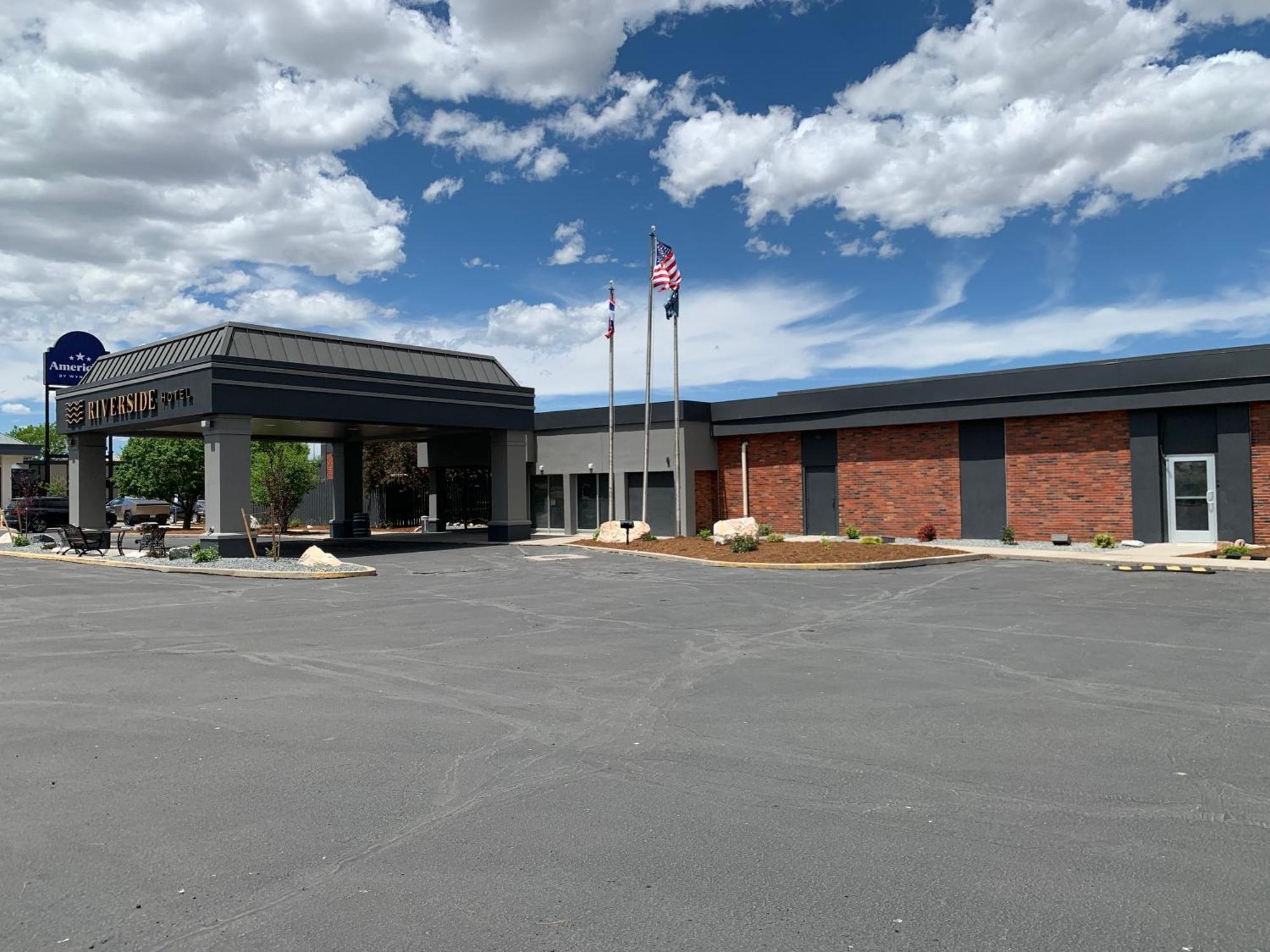 Riverside Hotel Casper Exterior photo
